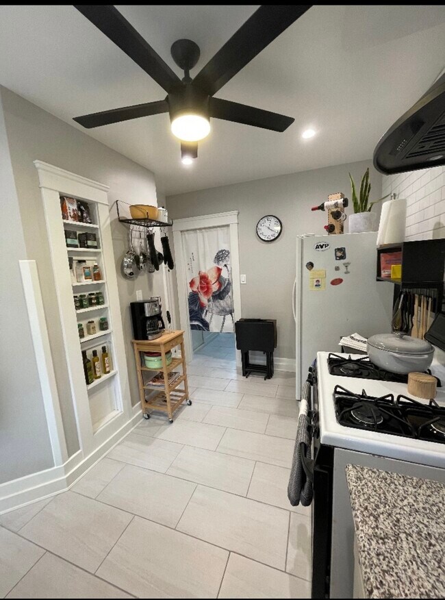 Kitchen - 1745 E 1st St