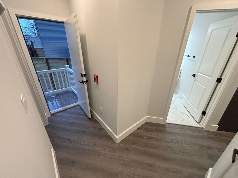 Building Photo - 713 N 42nd St