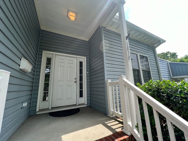 Building Photo - 4 bedroom home in Oceanview, Norfolk