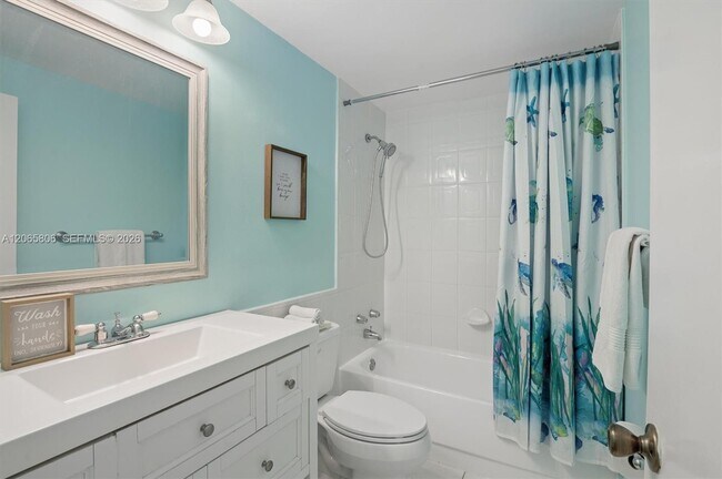 Building Photo - 3505 S Ocean Dr