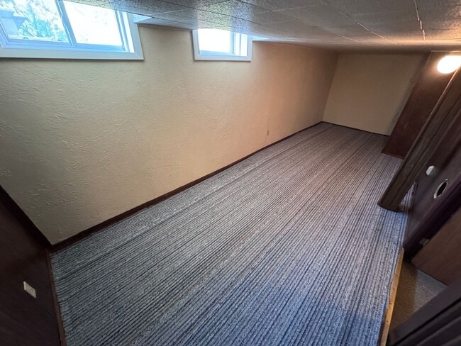 Building Photo - $1400 - 2 Bed 1 Bath House