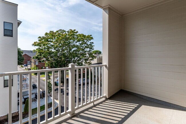 Building Photo - For Rent: Spacious 3-Bedroom Condo in the Heart of Richmond