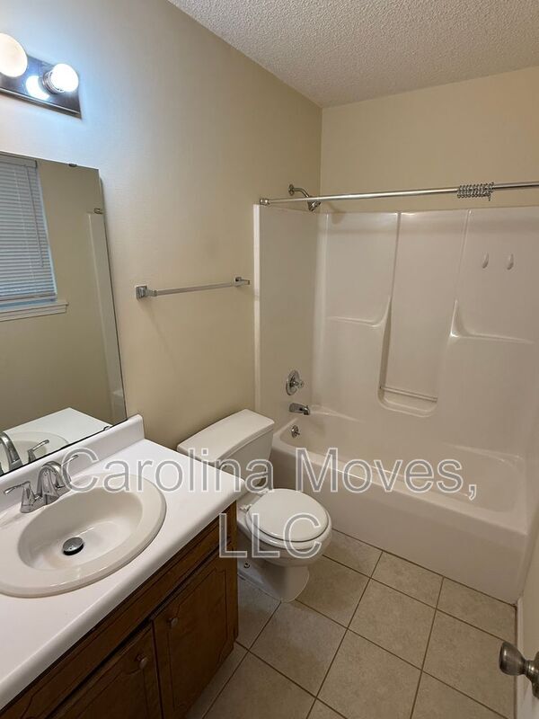 Building Photo - 58 Charterhouse Ave