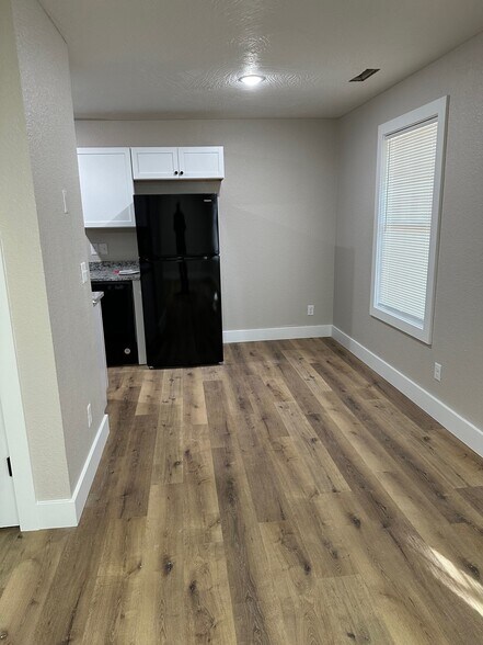 Nook - 449 W Lombard St