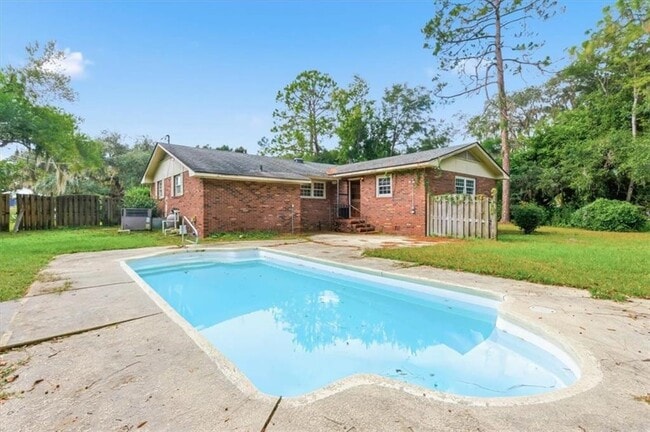 Building Photo - 704 Fort King George Dr