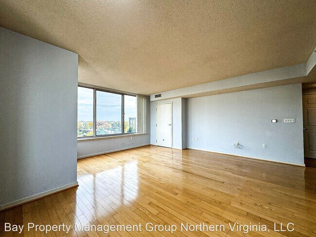 Building Photo - 2 br, 2 bath House - 2726 Gallows Rd #716