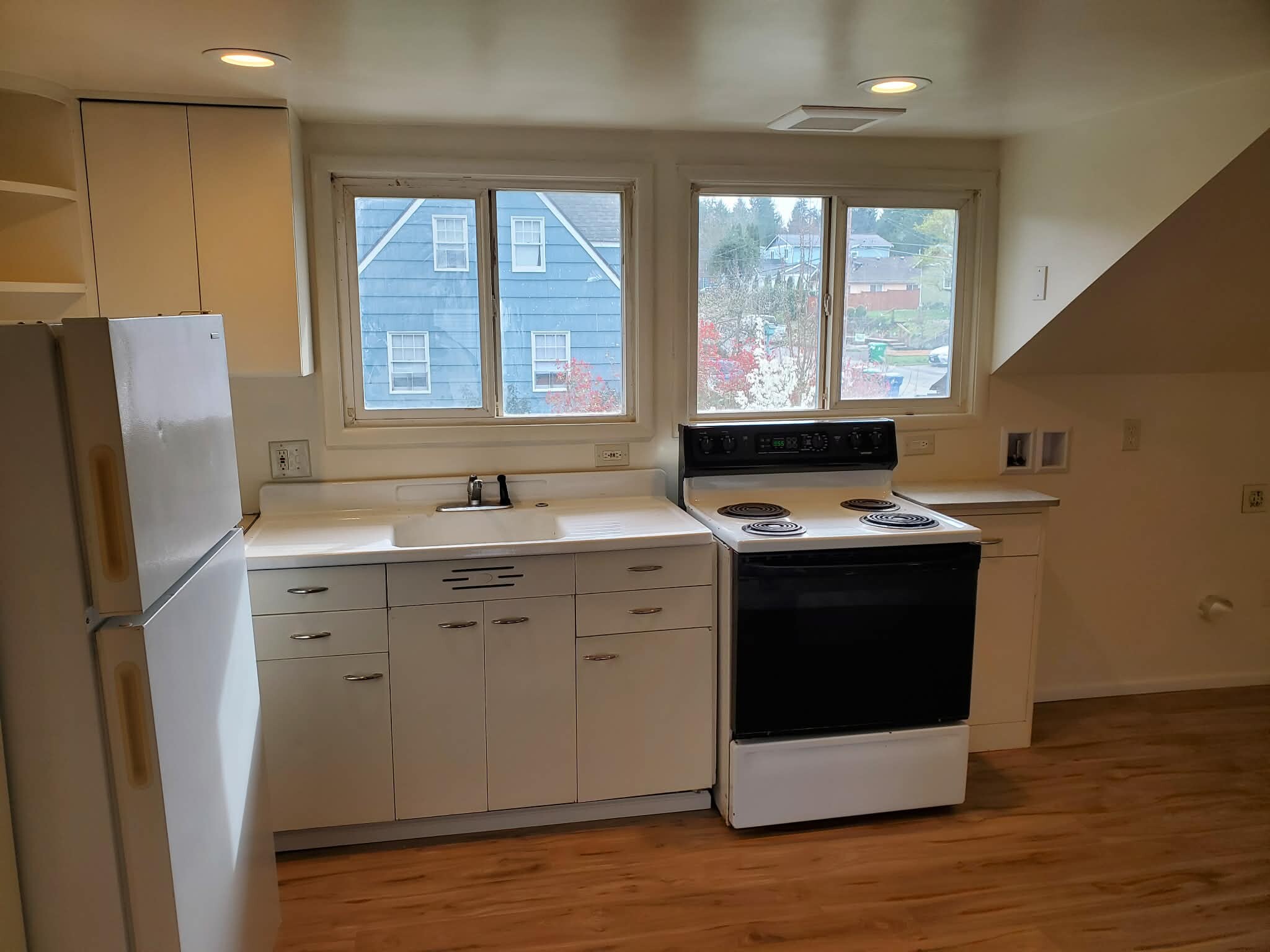 Building Photo - 1114 9th Ave SE