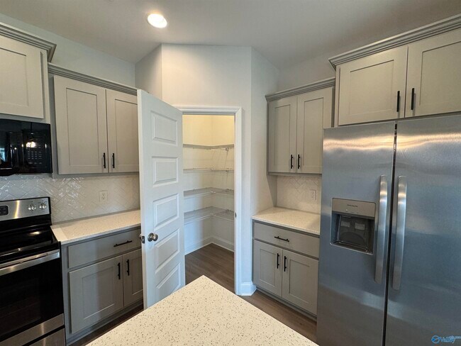 Building Photo - 16688 Demi Dr