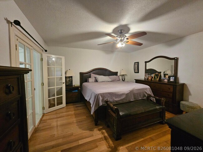Building Photo - 286 NE Brunson Ct
