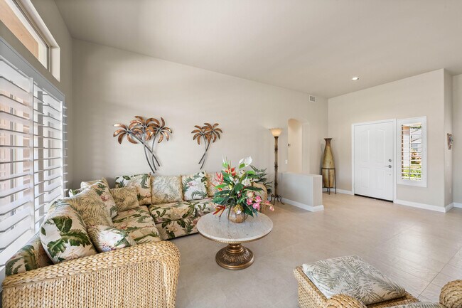 Building Photo - 38537 Fallbrook Ave