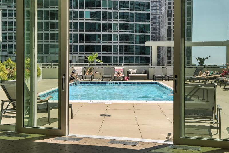 Building Photo - 341 E Ohio St