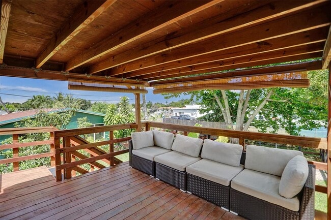 Building Photo - 7245 S Waterway Dr