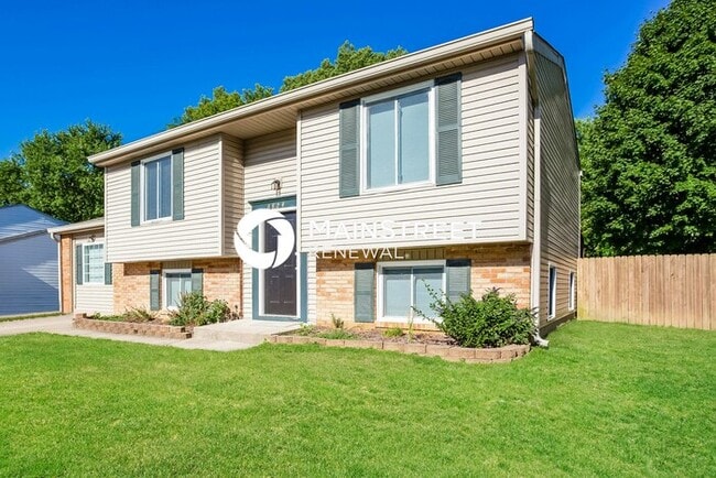 Building Photo - 5 Bedroom Pet-Friendly Home in INDIANAPOLIS, IN with Main Street Renewal
