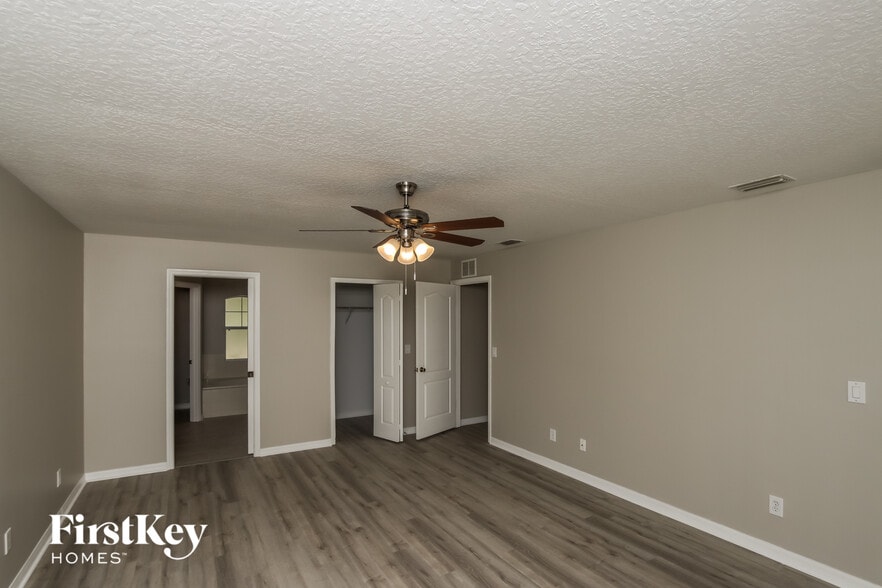 Building Photo - 606 Reading St SE