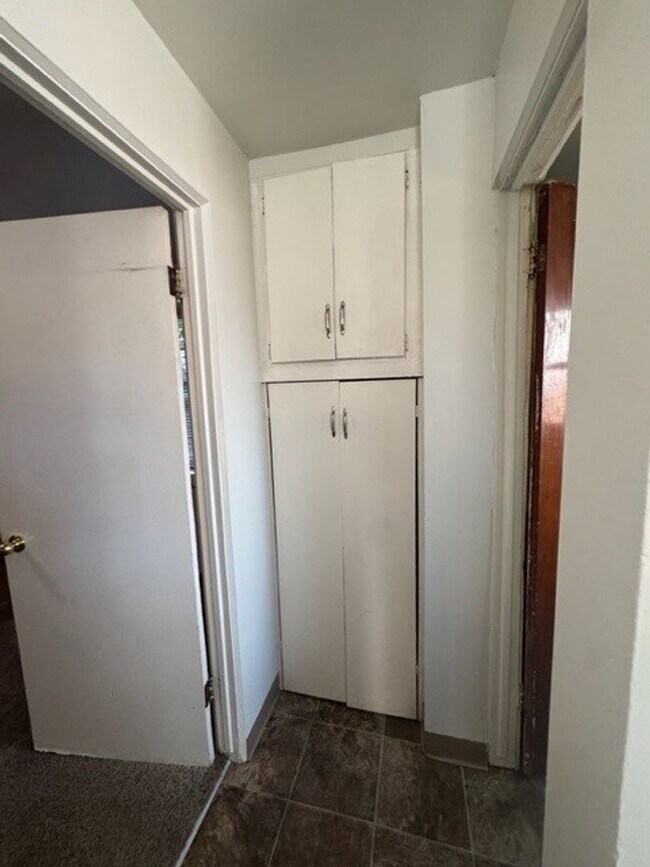 Building Photo - Jean Street 4 Plex