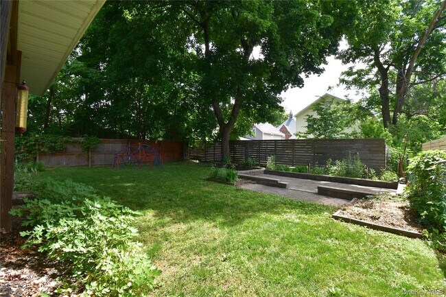 Building Photo - 154 Spring Valley St