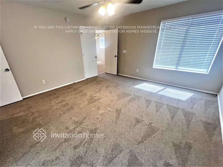 Building Photo - 11525 E Persimmon Ave