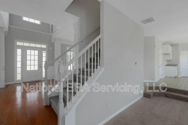 Building Photo - 50 Trinity Ln