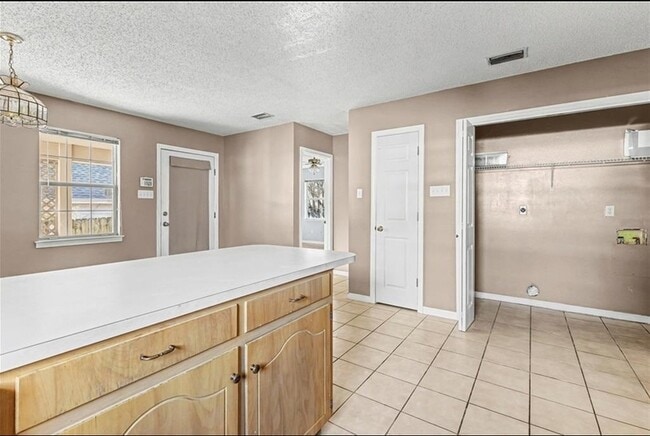 Building Photo - 6474B Cedar Bend Ct