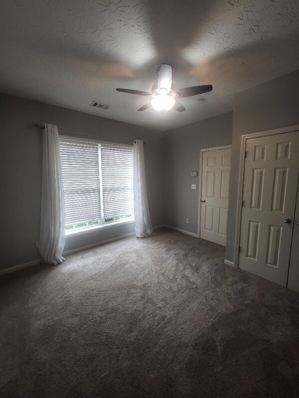 Building Photo - 607 Pecan Knoll Dr