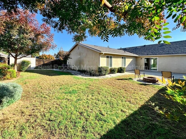 Building Photo - 6646 E Montecito Ave