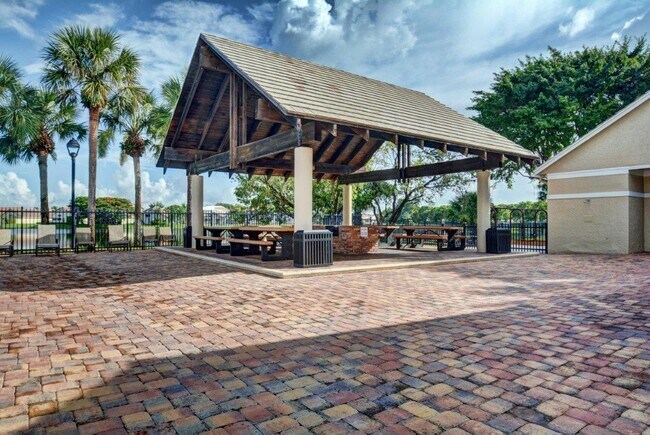 Building Photo - 10332 Islander Dr