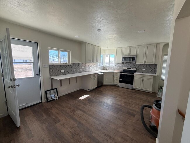 Building Photo - 9375 CO-66