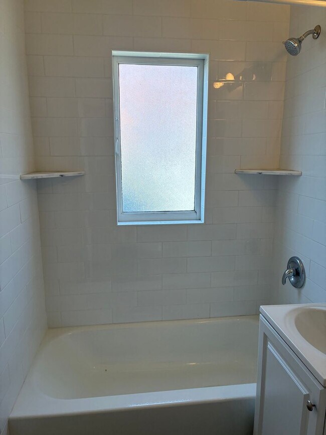 Building Photo - Charming 1-Bedroom Apartment in Bankers Hill!