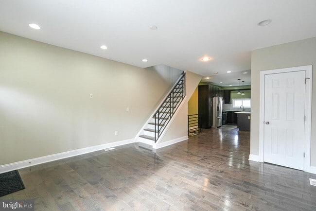 Building Photo - 2633 Tasker St