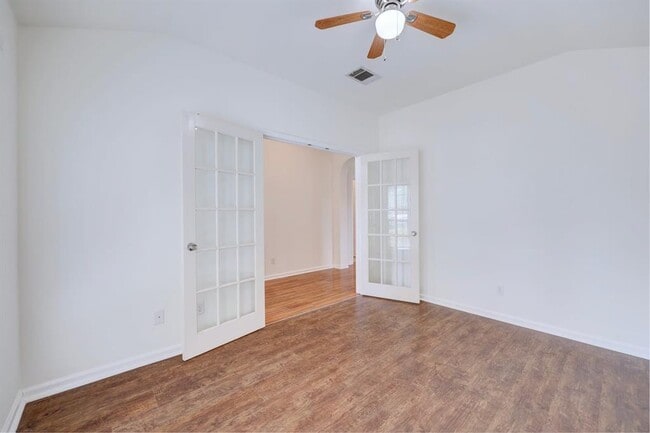 Building Photo - 1912 Avante Dr