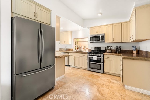 Building Photo - 20300 Oxnard St