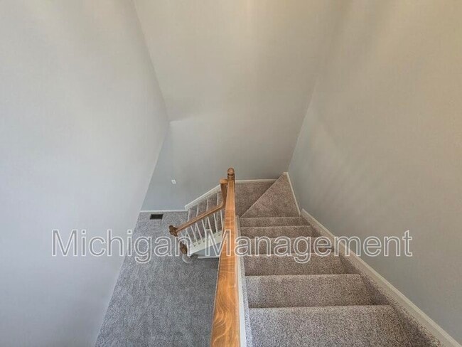 Building Photo - 4351 Hunters Cir W