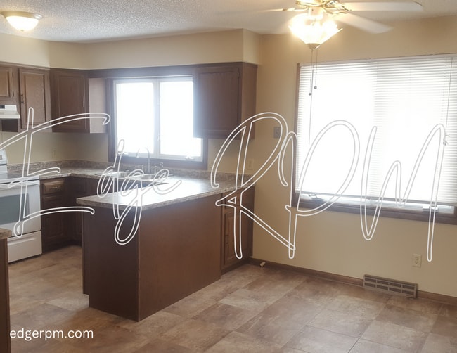 Building Photo - For Rent: 2BR Duplex w/ Garage – Great Loc...