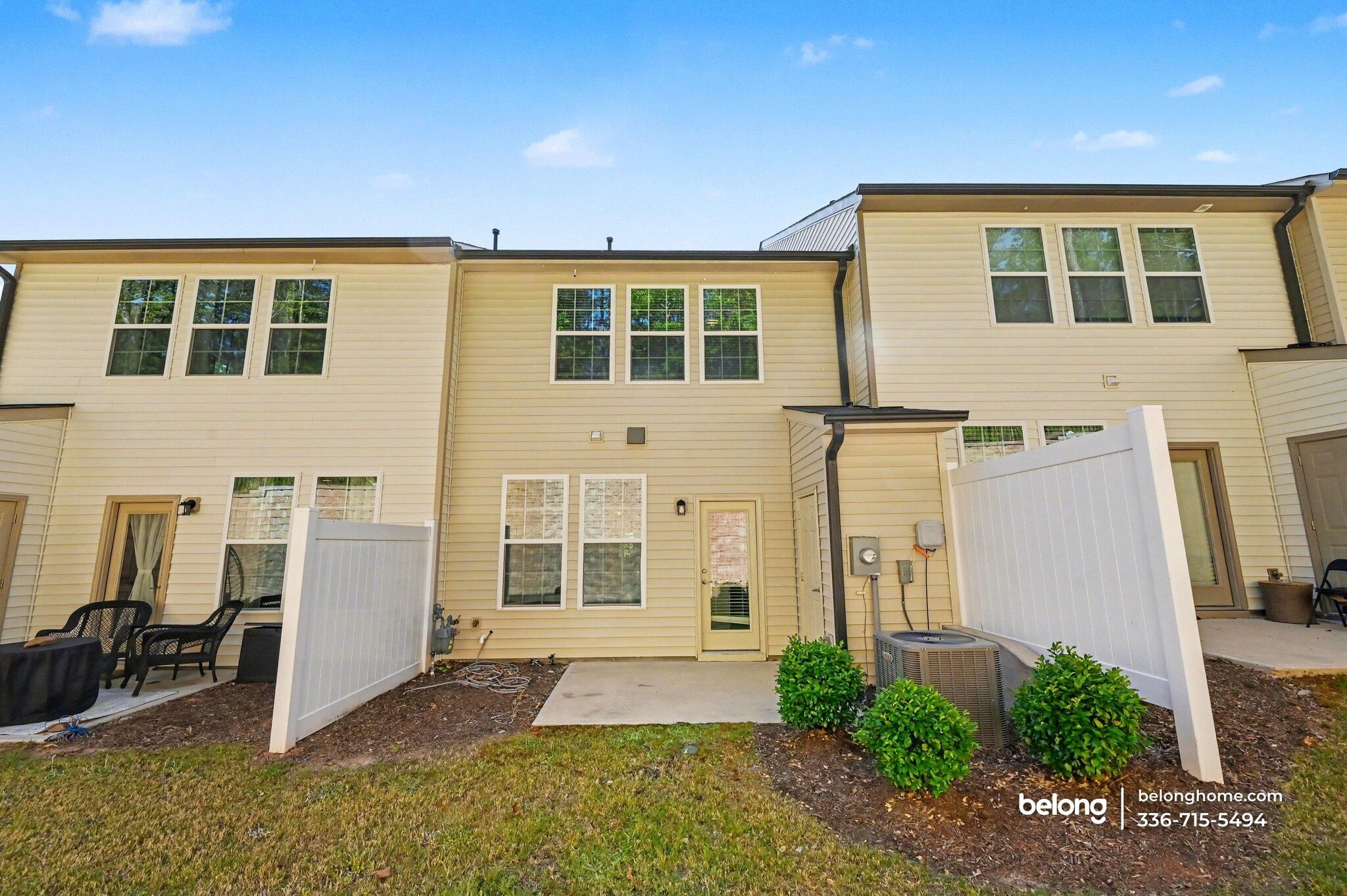 Building Photo - 2100 Solana Wds Dr