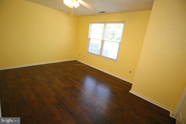 Building Photo - 681 Rose Hollow Dr