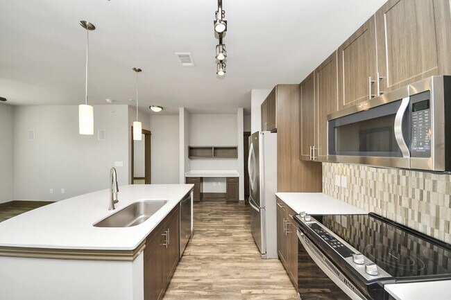 Building Photo - 5454 State St