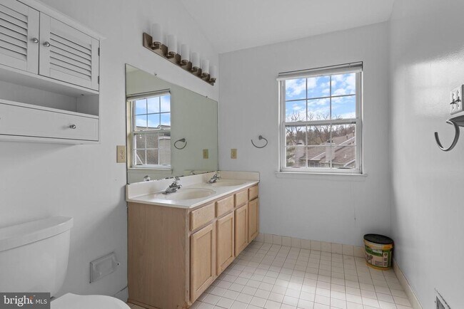 Building Photo - 112 Stewarts Ct
