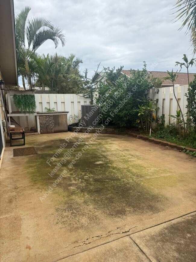 Building Photo - 91-1678 Laupai St