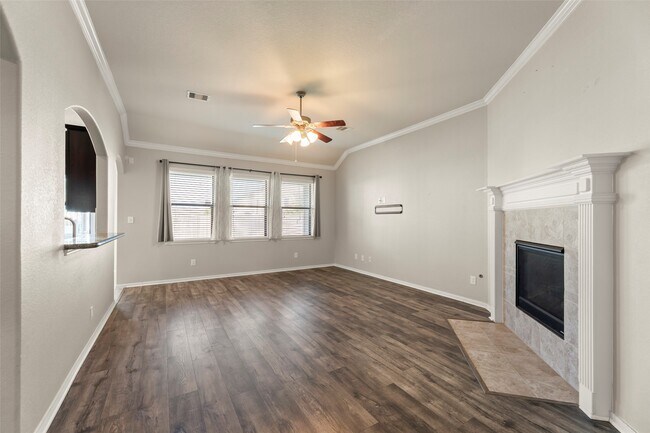 Building Photo - 5531 Drumlin Field Way