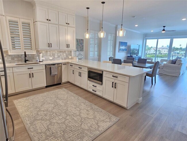 Building Photo - 503 S Tamiami Trl