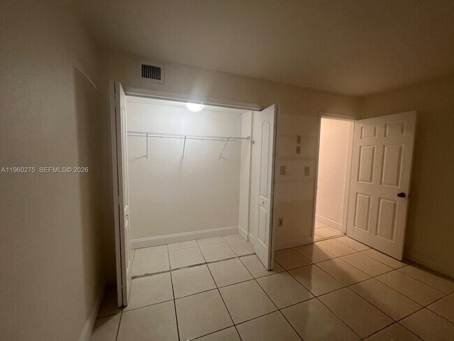 Building Photo - 3611 SW 117th Ave