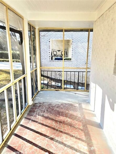 Building Photo - 522 Wimbledon Rd NE