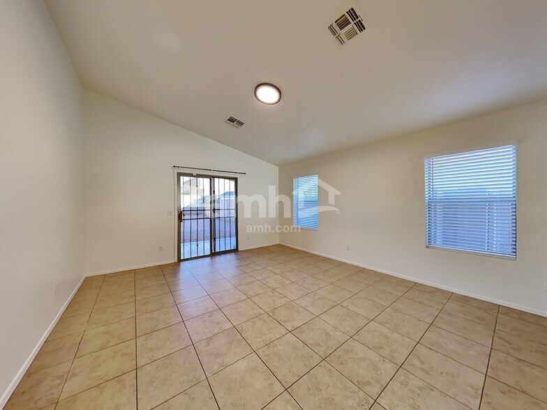Building Photo - 11232 W Pierson St