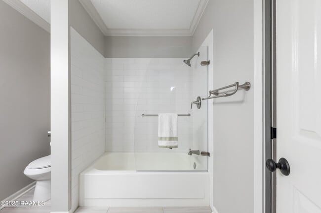 Building Photo - 115 Meadow Glen Dr