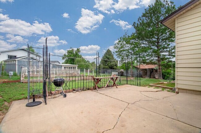 Building Photo - 7305 Centennial St