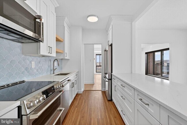 Building Photo - 1280 21st St NW