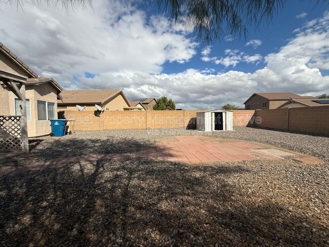 Building Photo - 22621 W Yavapai St