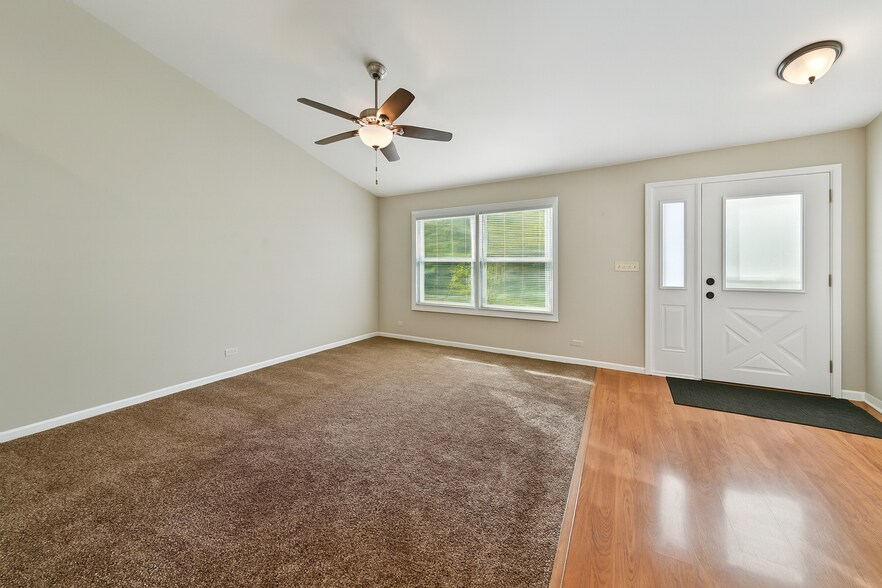 Building Photo - 434 Hunters Way