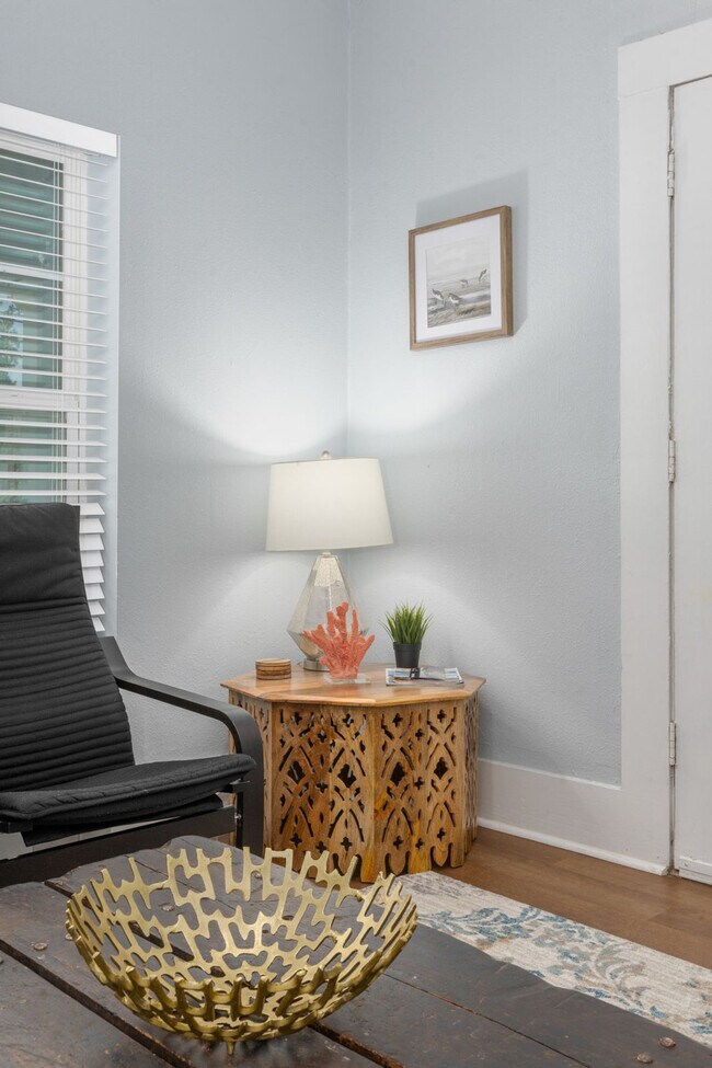 Building Photo - 1525 5th St