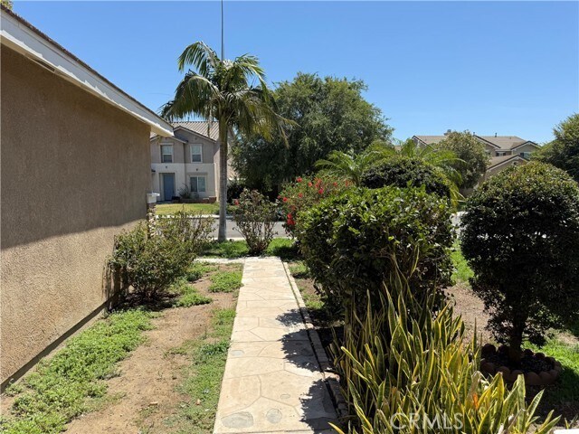 Building Photo - 6569 Gladiola St
